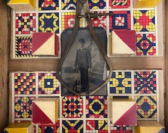 Art de l'assemblage, art de l'objet trouvé, vieux tiroir en bois, blocs pour faire un tableau de conception géométrique, étriers vintage, cadeau de fête des pères