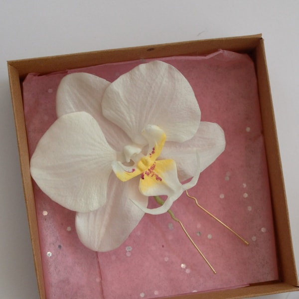 Orchid  Wedding hairpin. Flower Bridesmaid Hair Clip