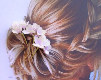 Light purple flower hair pins bride.