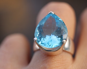 Blue Topaz Ring | 925 Sterling Silver