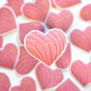 Concha heart | thick vinyl sticker | Spanish | teacher gift | laptop decal | bilingual teacher | Mexican concha | latino