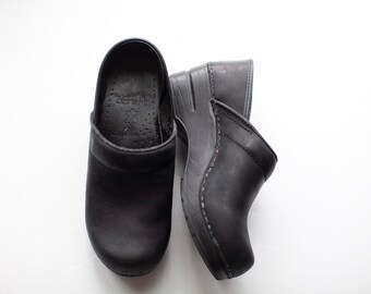 dansko clogs size 5