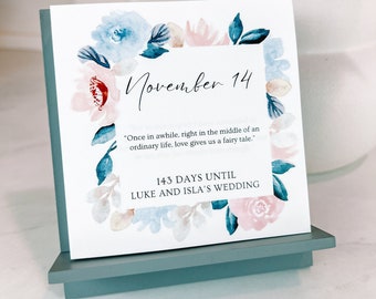 Personalized Wedding Countdown Calendar for Engaged Couple / Daily Tear-off Desk Calendar Customized Engagement Gift for Bride or Groom