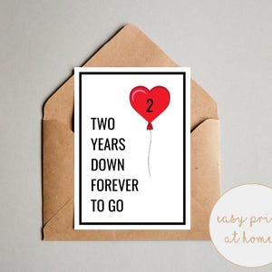 Tarjeta de aniversario "Dos años después, siempre por delante" para esposo, aniversario de bodas, aniversario de noviazgo y esposa - Tarjeta imprimible