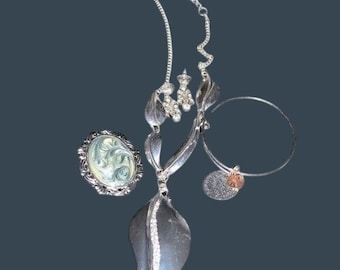 Chicos zilverkleurige abstracte blad hanger ketting met strass accenten verstelbare ketting