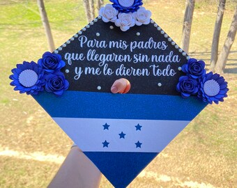 Custom Honduran Graduation Cap, Grad Decoration, Cap Floral Design, Graduation Cap Decor, Senior Class of Gift, Graduation 2025, Grad Cap,