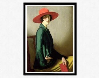 Puede incluir: Una mujer con un vestido verde y un gran sombrero rojo está sentada sosteniendo un sobre rojo. El fondo es gris claro.