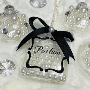 Pearl Parfum Ornaments - Pearl Ornaments - Party Decor - Wedding - Bling Decor - Baby Shower - Luxury Perfume - Party Favors - Pearl Decor