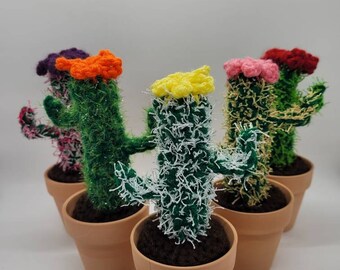 Crochet Saguaros