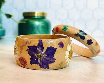 Wood Bangle Wooden Bracelet Flowers, Wood Cuff Pressed Flowers, Unique Bracelets, Boho Jewelry, Unique Gift for Her, Natural Jewelry