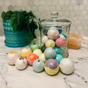 Set of 6 Birthday Bath Bomb Gift Set | Large Bath Bomb Set | Luxurious Silky Bath Bombs | Birthday Cake Bath Butter Bombs | Bath Set for Her