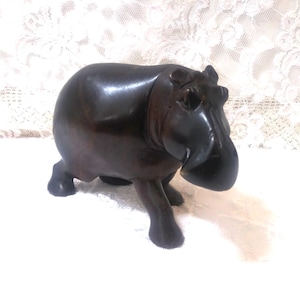 Vintage Wood Carving ~ Hand Carved Hippopotamus ~ Rich Dark Wood ~ Unsigned ~ 3&quot;D x 6&quot;W x 4&quot;H