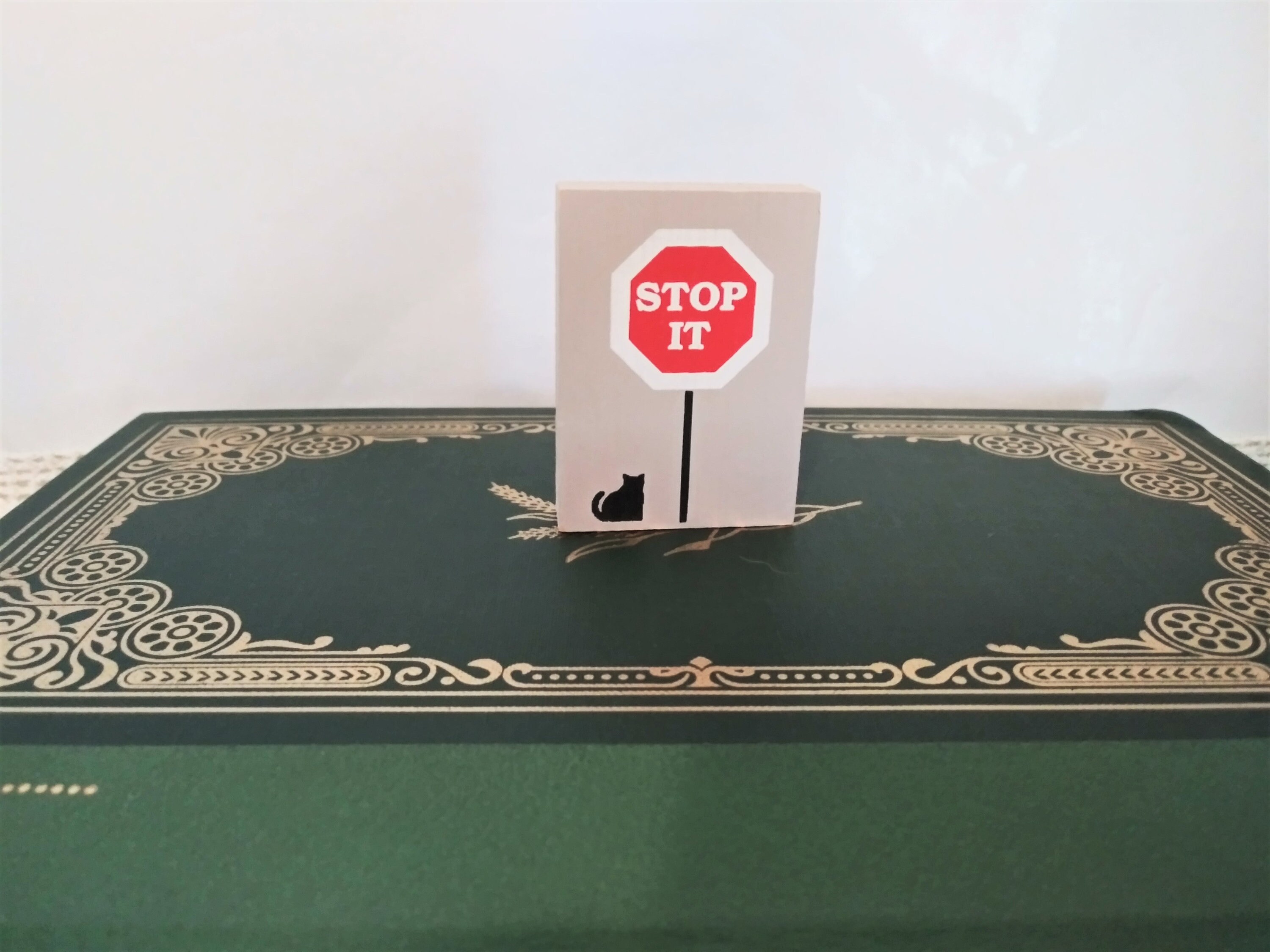 6 Vintage Cat's Meow Village Handcrafted & Signed Wooden Shelf Sitter