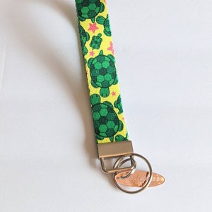 Turtles keychain wristlet, keychain bracelet, wristband, key holder, gift, key chain, keychain lanyard, key ring, yellow, green, keystrap