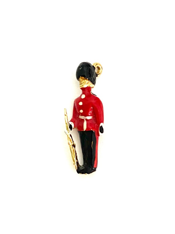 Classic Vintage Queens Royal Guard Charm 9ct Gold 