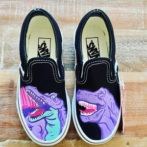 Dinosaur kicks
