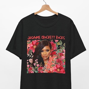 Jasmine Crockett Rocks Tee: maglietta unisex firmata