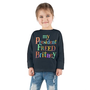 Min president befriade Britney Griner! Designer barntröja, politisk långärmad t-shirt för småbarn