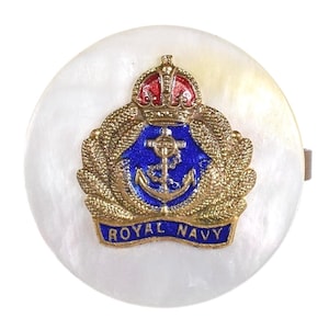 Insignia de corazón esmaltada de la Marina Real Británica de la Segunda Guerra Mundial con la Corona Real de los Reyes