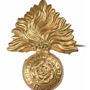 World War One Era The Royal Fusiliers Regiment Soldiers Gilt Metal Sweetheart Brooch Badge