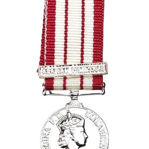 Good Quality QEII Naval General Service Arabian Peninsula Clasp Miniature Medal
