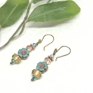Hibiscus Flower Dangle Earrings, czech glass dangle earrings, hibiscus dangle earrings, flower earrings/beaded dangle earrings/drop earrings