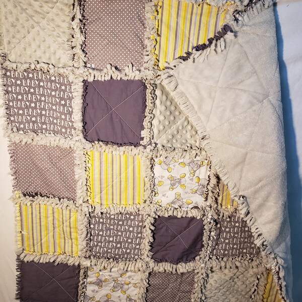 Gray baby rag quilt