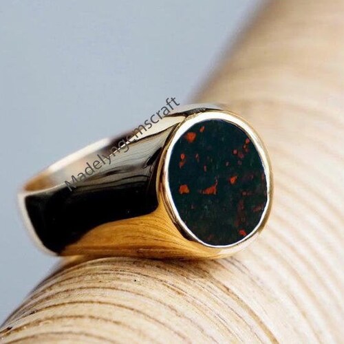 Vintage Red Bloodstone Engagement Ring Yellow Gold Signet Ring Unisex Ring Father’s Day Gifts Flat Gemstone Anniversary Gifts For Men 