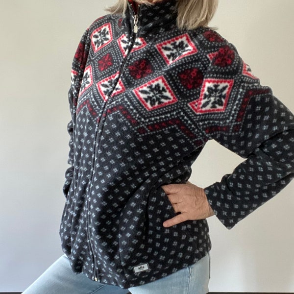 Stylish Ladies Vintage Fleece Sweater / Jumper / Cardigan