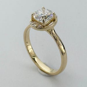 18k Yellow Gold Diamond Engagement Ring