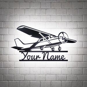 パイロットと航空愛好家のためのセスナ主導のネオンウォールアート
