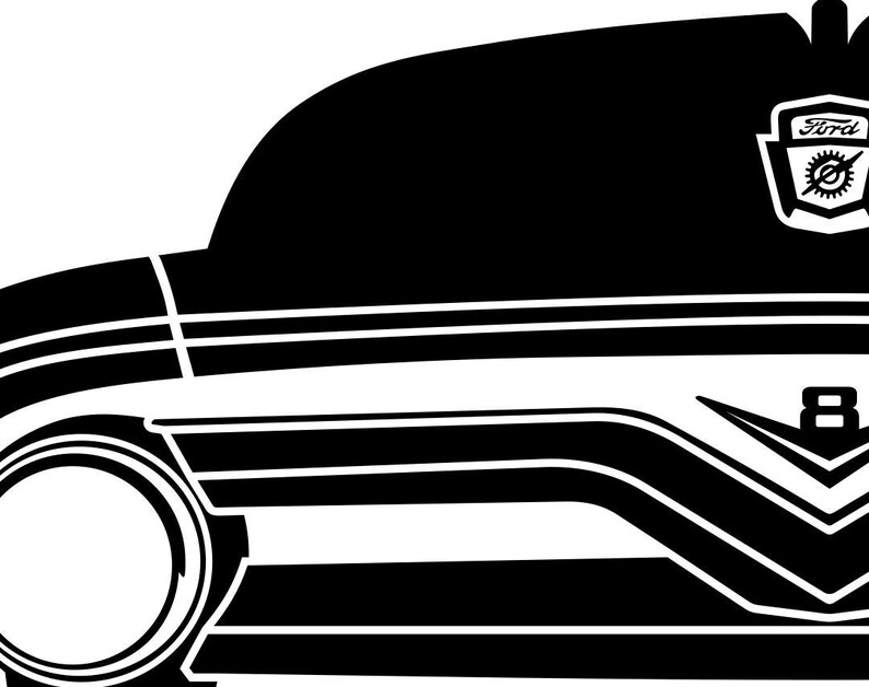 Op de afbeelding: Zwart-witte silhouet van een vintage Ford-auto met een chromen bumper en een Ford-logo aan de zijkant. De auto heeft een onderscheidend ontwerp met een grote, afgeronde voorkant en een lange, vloeiende motorkap.