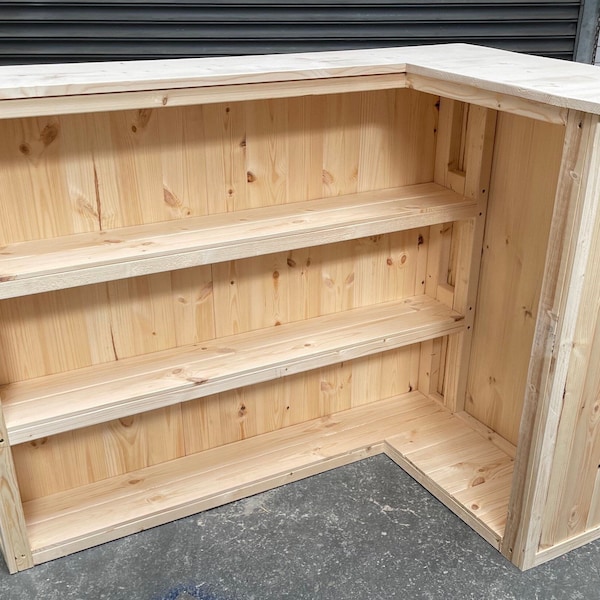 Barra casera de madera, cueva del hombre, micropub, mostrador de recepción