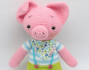 豚の帽子をかぶった大きな赤ちゃん、かぎ針編みの豚、動物のぬいぐるみ