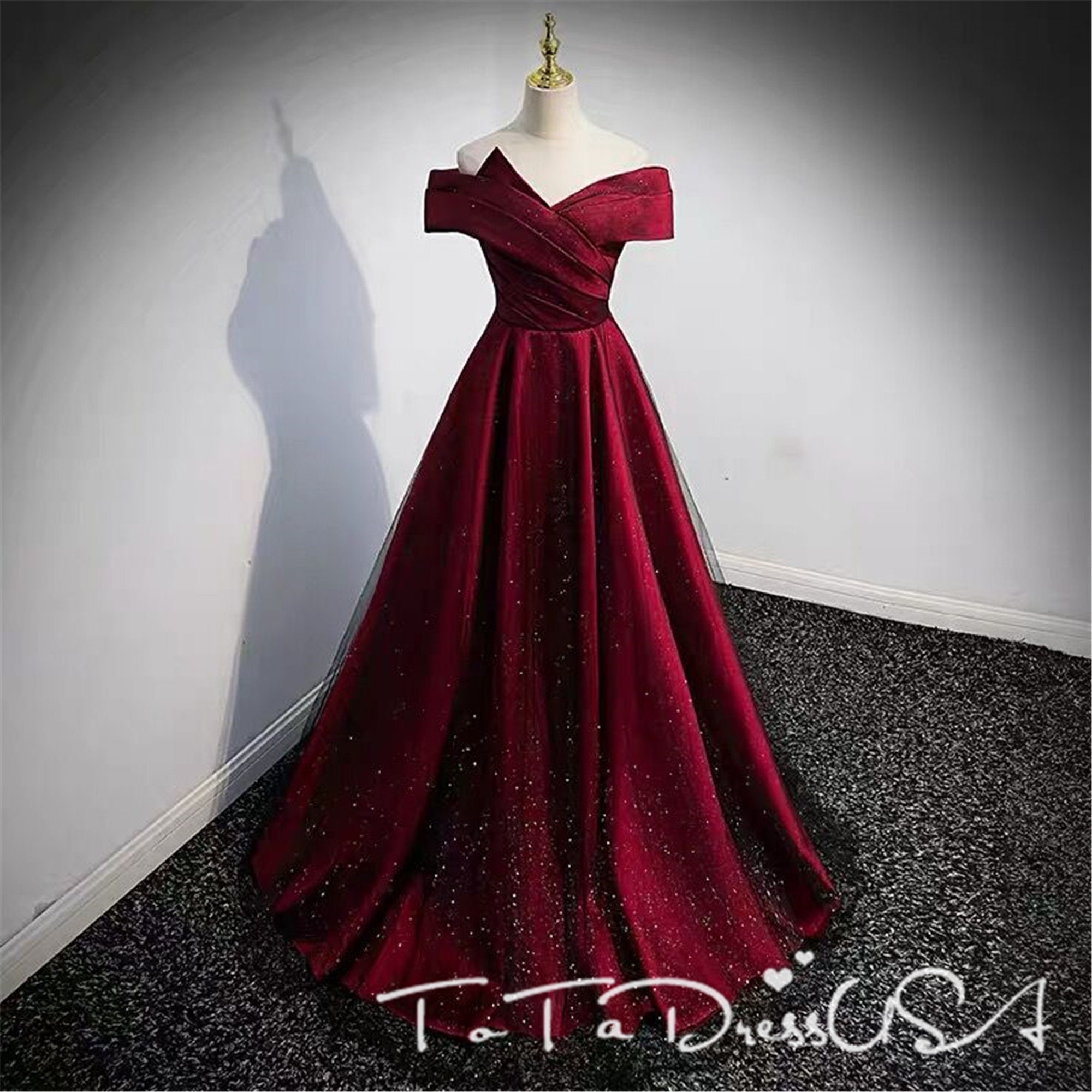 Red Off the Shoulder Long Tulle Prom Dress 2024 Prom Dress Robe De Soiree  Pas Cher MA002