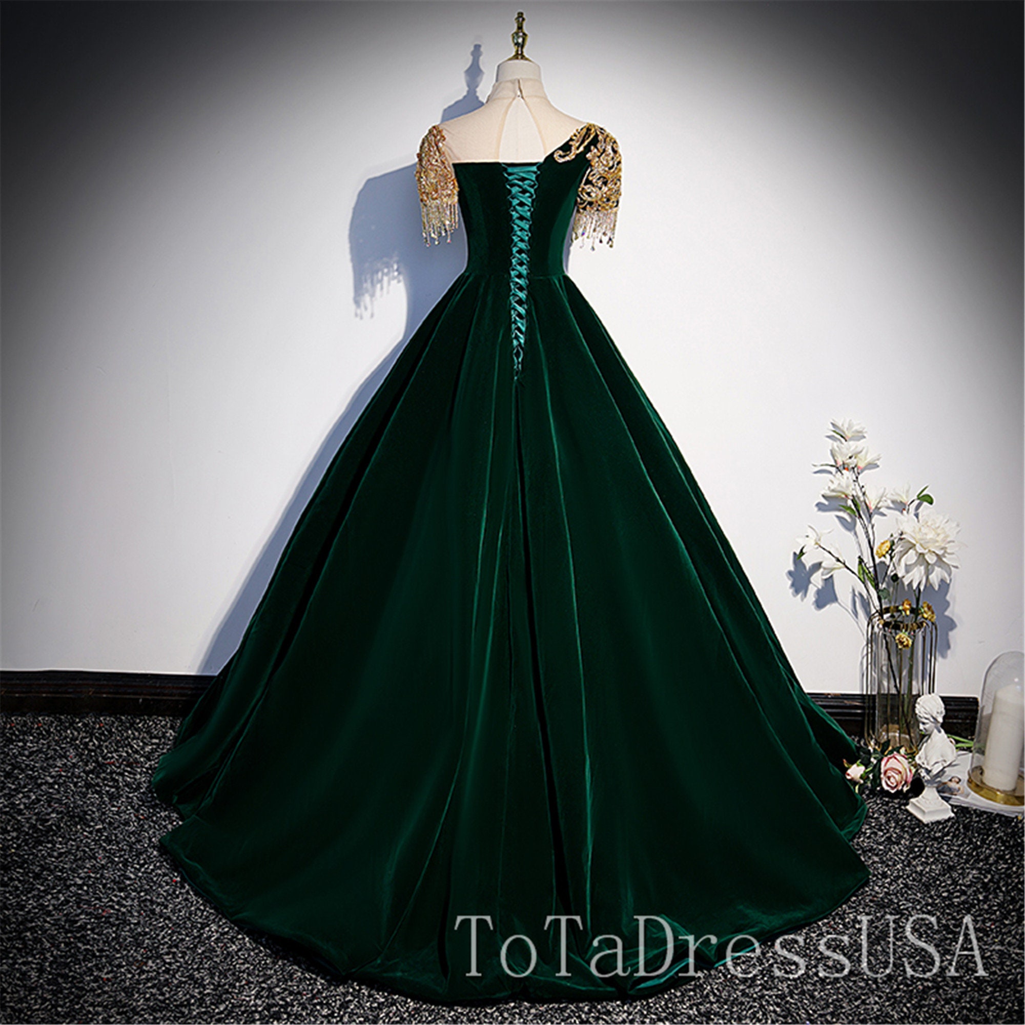 2024 Emerald Green Sequin Applique Ball Gown Dark Green Quinceanera With  Bow Tie For Plus Size Girls Birthday Party From Sweety_wedding, $190.49 |  DHgate.Com