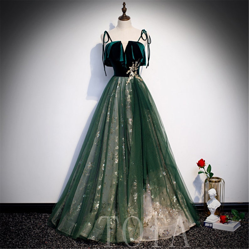 Vintage Dark Green Prom Dress Floral Gold Lace Dress Celestial Party Dress Sleeveless Evening Dress A Line Bridal Dress Long Event Dress 