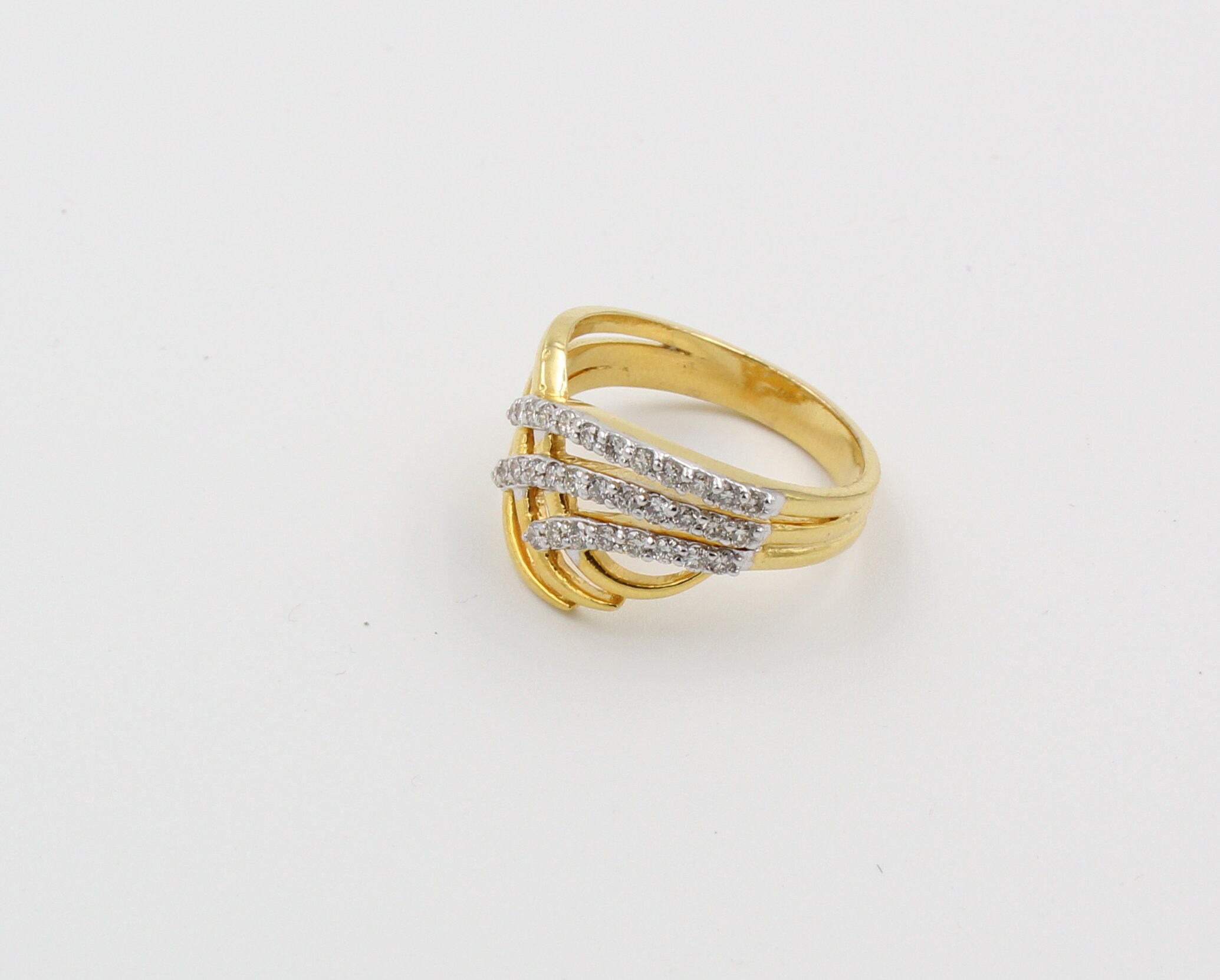 Gold ring with diamond for girl clearance