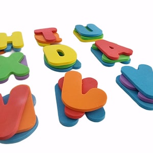 Juego de 26 letras de baño de espuma para niños, juguete de agua para bebés, pegatina para niños, alfabeto de espuma ABC de 8cm