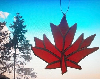 Maple Leaf Suncatcher, Canada Decor, Autumn Stained Glass, Fall Leaves Art, made to order