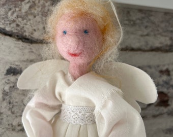 Handgemaakte wolviltfee / naaldvilten engel / / Schattig viltdecor / Uniek cadeau
