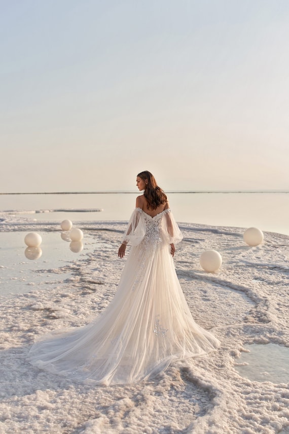 Puffy Sleeve Tulle Wedding Dress 