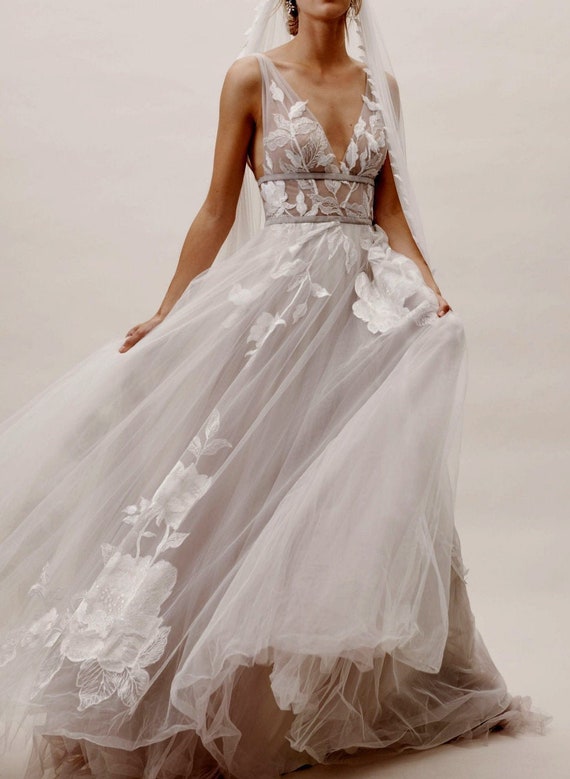 Mermaid Wedding Dresses Bridal Gowns Lace Applique V Neck Sleeveless Custom Size 