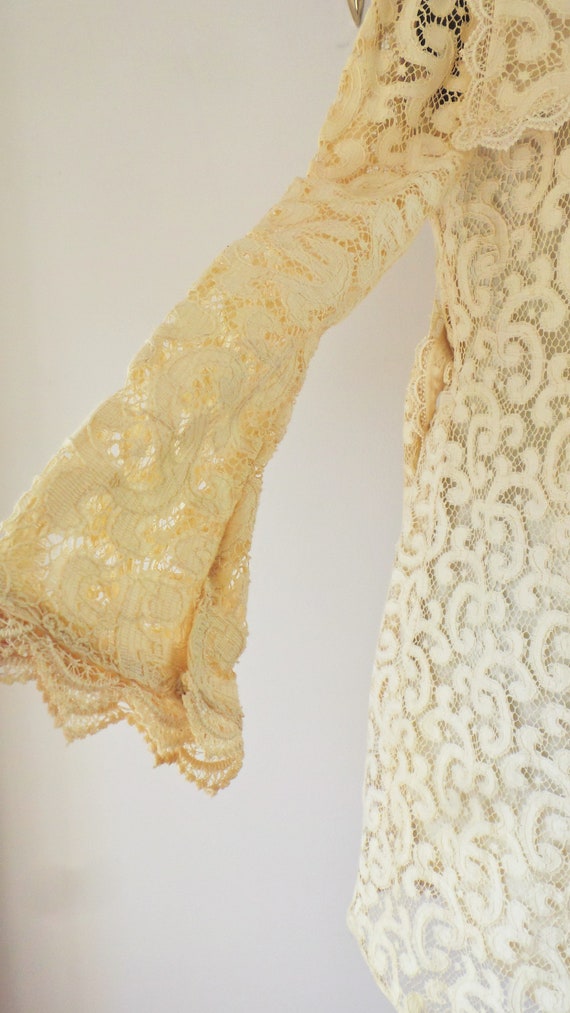 Beautiful 1960s cream lace jacket with statement … - image 9