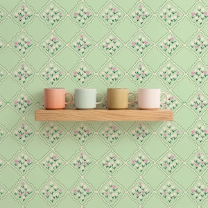 Tulip Spalier Floral Tapete Pistazie von Oh So Daisy | Wandkleister 10 Meter Rolle | Cottage Chateaucore Ditsy Vintage Erben Antik