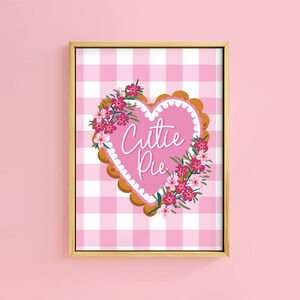 Stampa con citazione floreale vintage di gypsophila con biscotto glassato a quadretti Cutie Pie / Senza cornice A6 A5 A4 A3 A2 A1 / Kitsch Retro Galentines Love