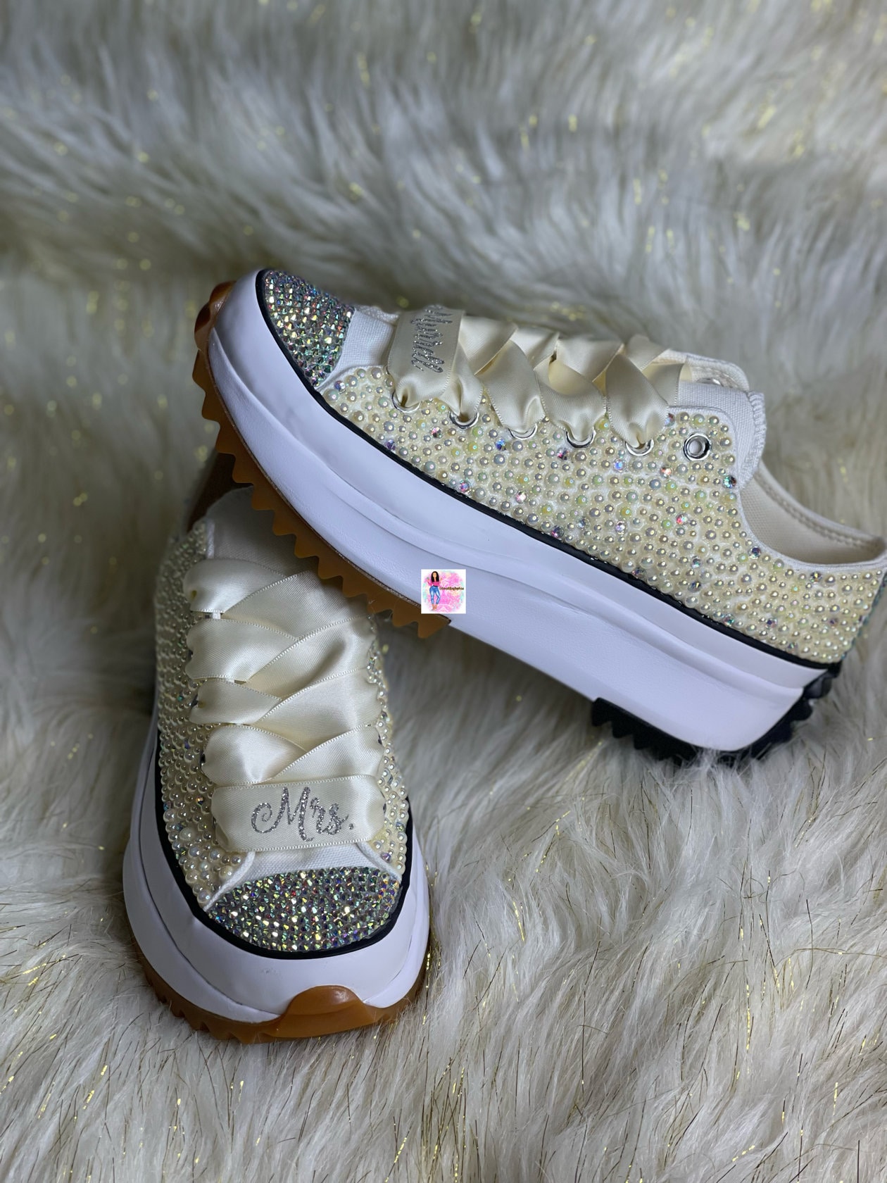 Embroidered Converse Run Star Hike Sneakers