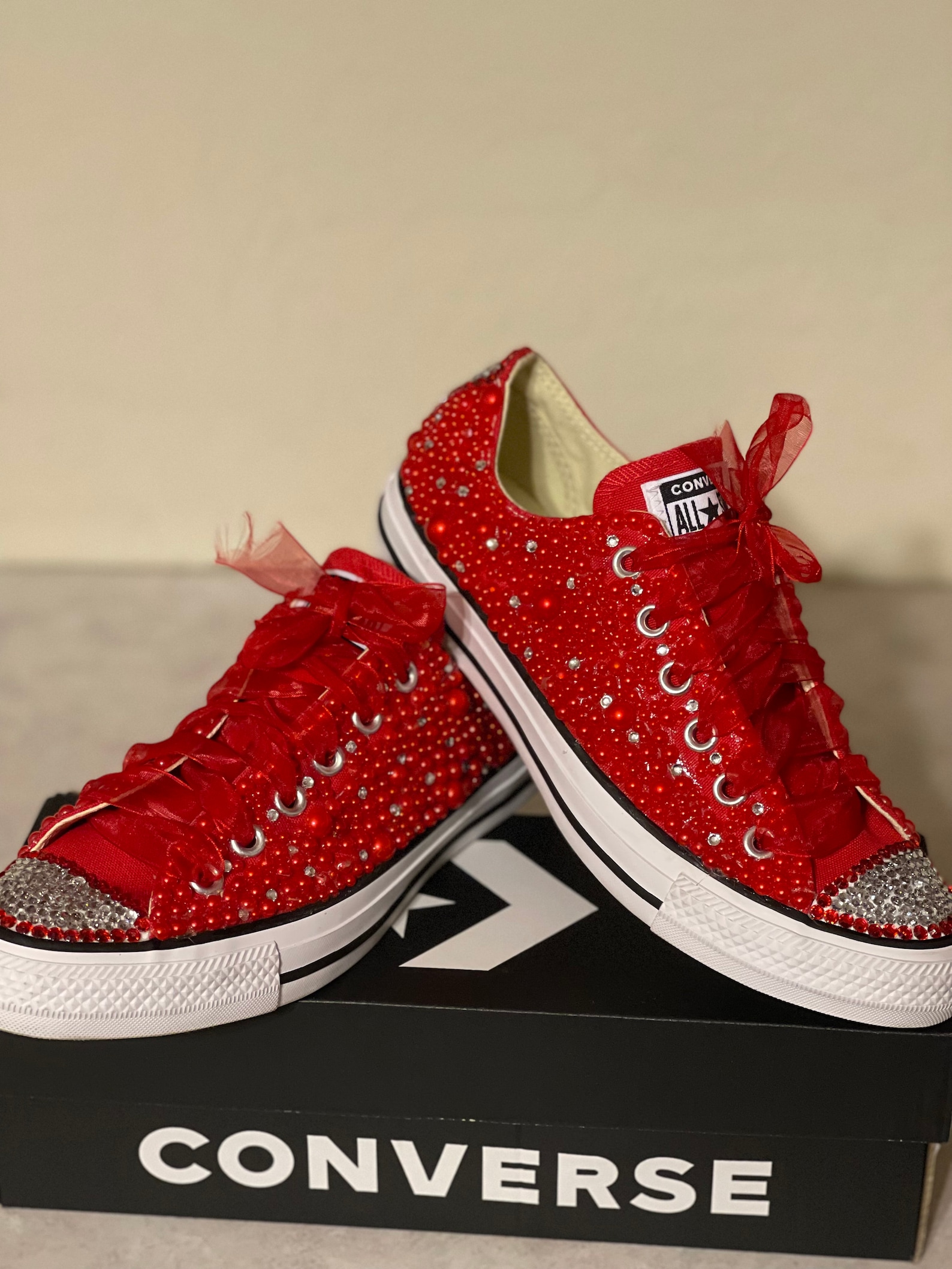 sparkle red converse