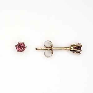Ruby 14kt Yellow Gold Round 2.9 mm  Stud Earrings