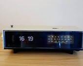 Vintage Sony digimatic flip clock alarm radio. Rare original full functioning condition. 70s
